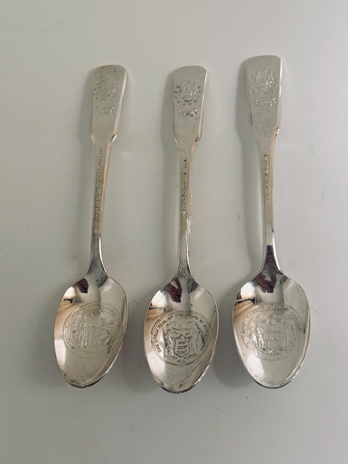 Vintage 13 Colonies Souvenir Spoon Set, Embossed State Seals, Collectible Silverware