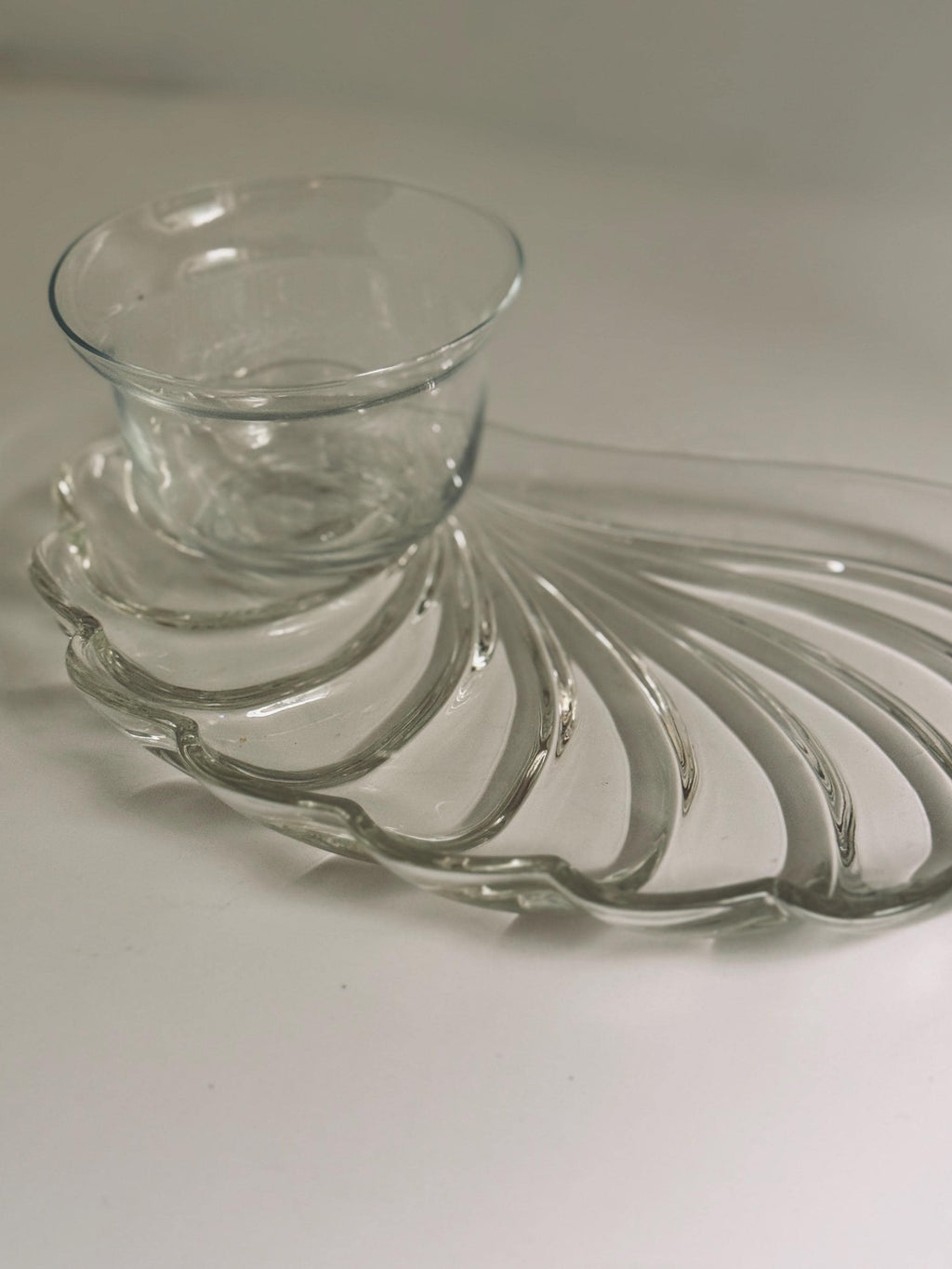 Vintage Pressed Glass Shell Appetizer Plates with Bowls, Federalist Style (Set of 4)