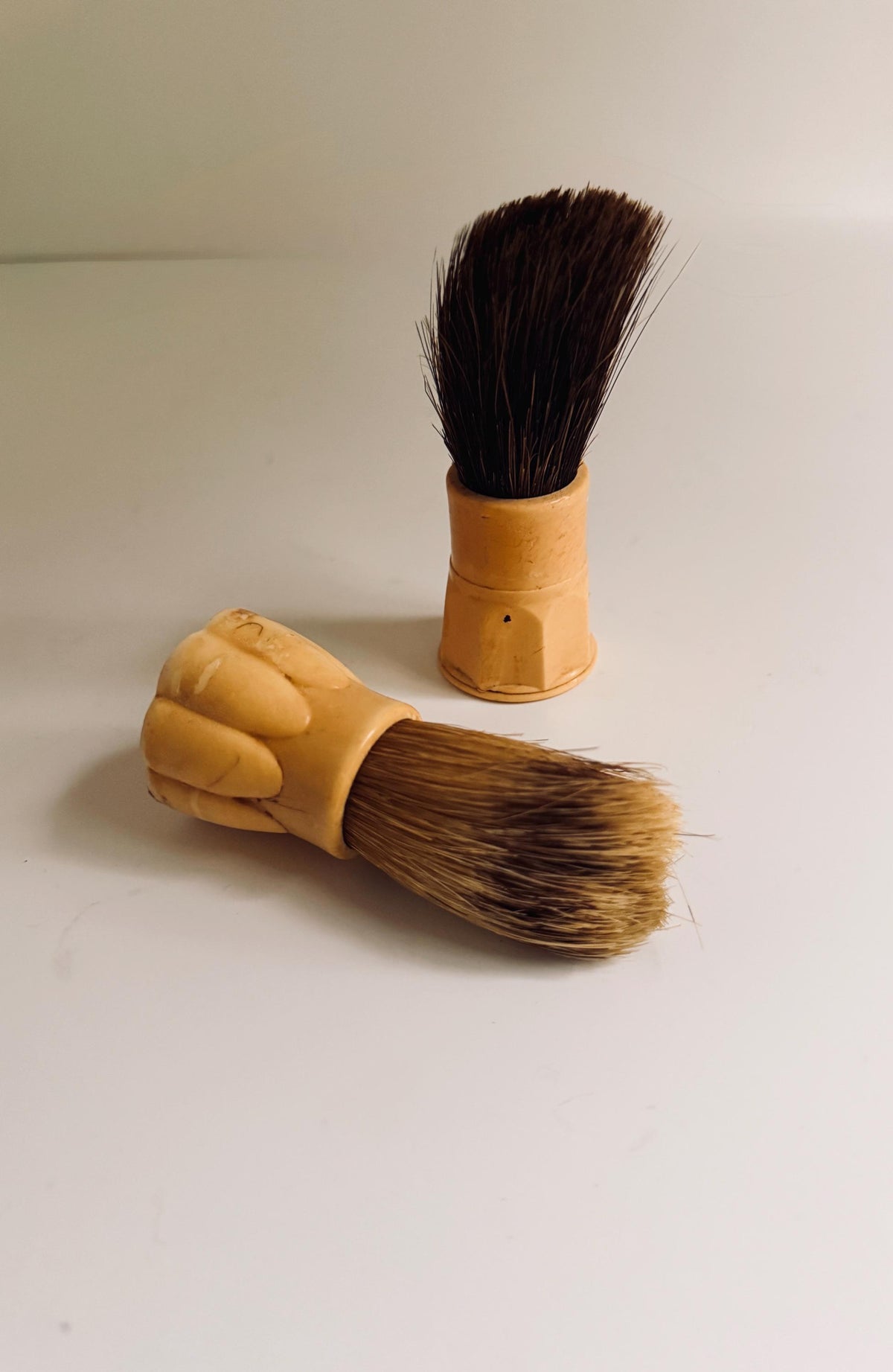 Vintage Shaving Brush, Carved Hand Handle, Antique Style Barber Brush, Gentleman’s Vanity Decor