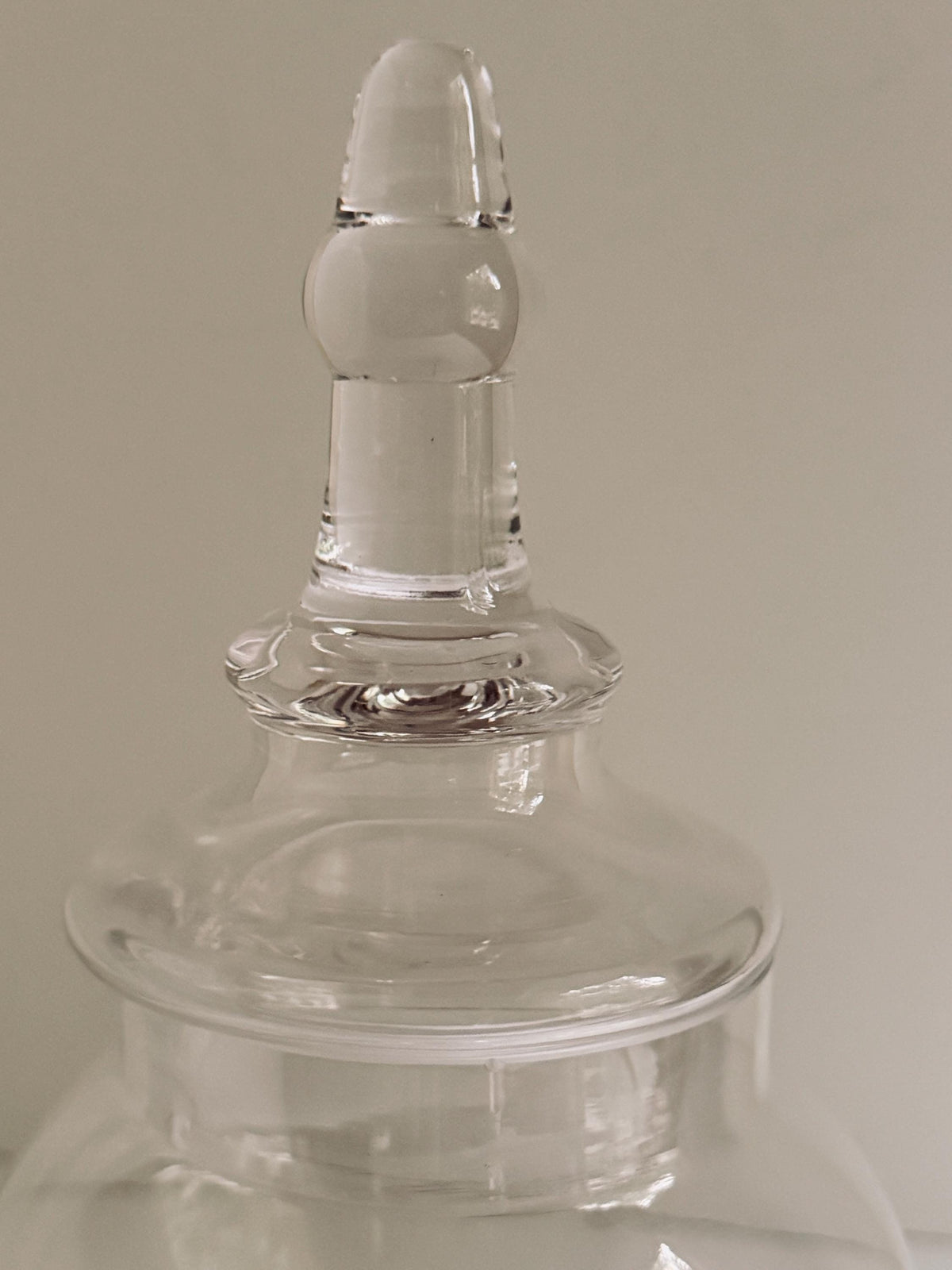 Large Clear Glass Apothecary Jar, Pedestal Urn with Finial Lid, Decorative Glass Display Vessel