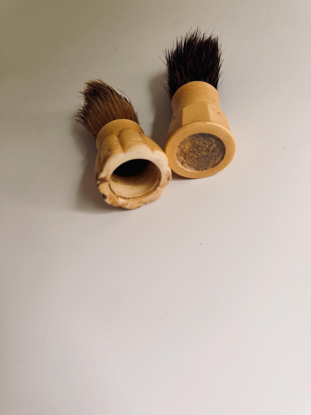 Vintage Shaving Brush, Carved Hand Handle, Antique Style Barber Brush, Gentleman’s Vanity Decor